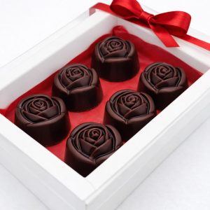 Bobon artizanal din ciocolată neagră cu ganache de cafea